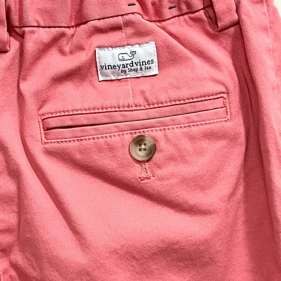 Stylish Vineyard Vines khaki shorts! - Picture 5 of 9
